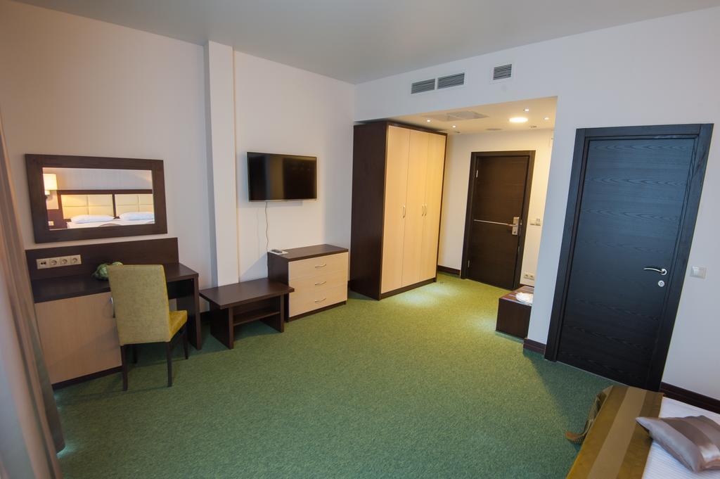 Iskra Hotel Moscow Room photo